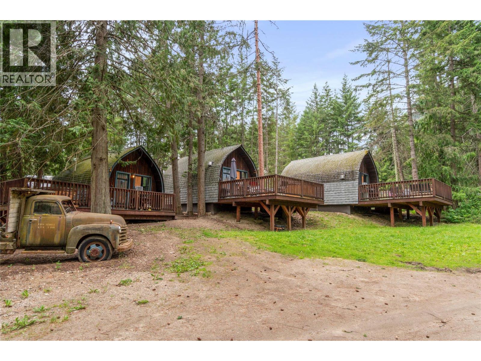  9866 Old Spallumcheen Road, Sicamous
