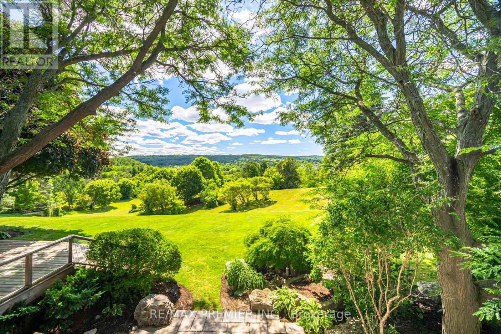 Single Family House for Sale in  INGLEVIEW DRIVE Caledon (Inglewood) 