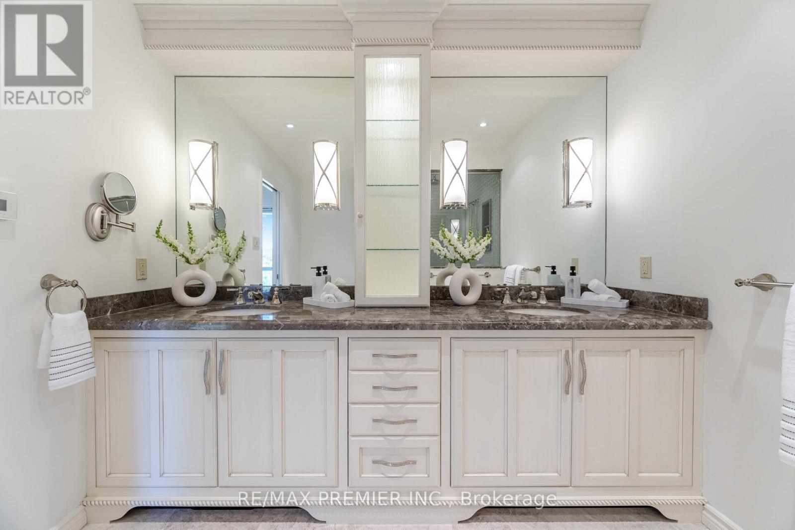 Single Family House for Sale in  INGLEVIEW DRIVE Caledon (Inglewood) 