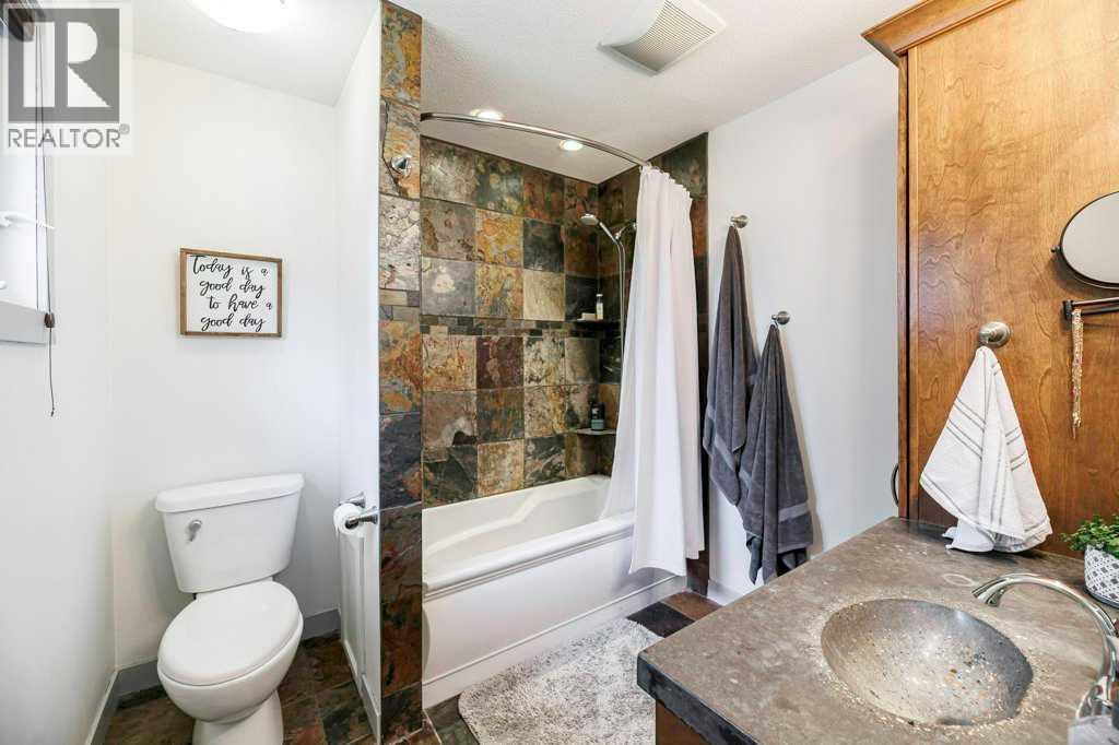 Single Family House Bi-level for Sale in  A Avenue Mountview Red Deer 