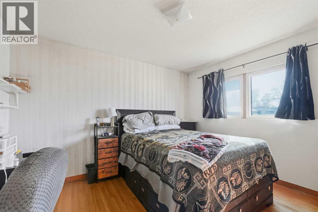 5117 47 Avenue, Ponoka