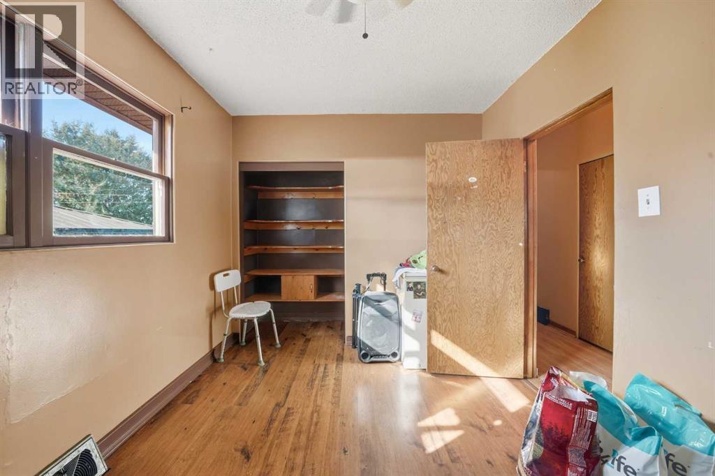 5117 47 Avenue, Ponoka