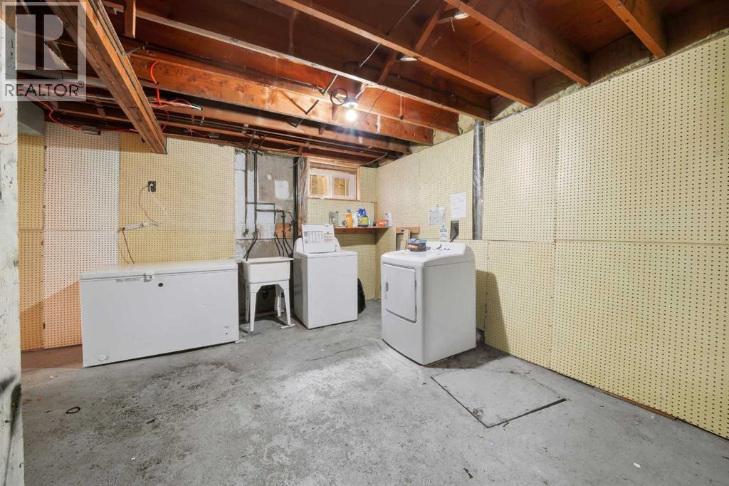 5117 47 Avenue, Ponoka