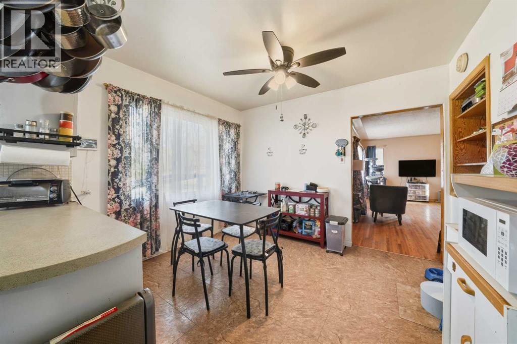 5117 47 Avenue, Ponoka