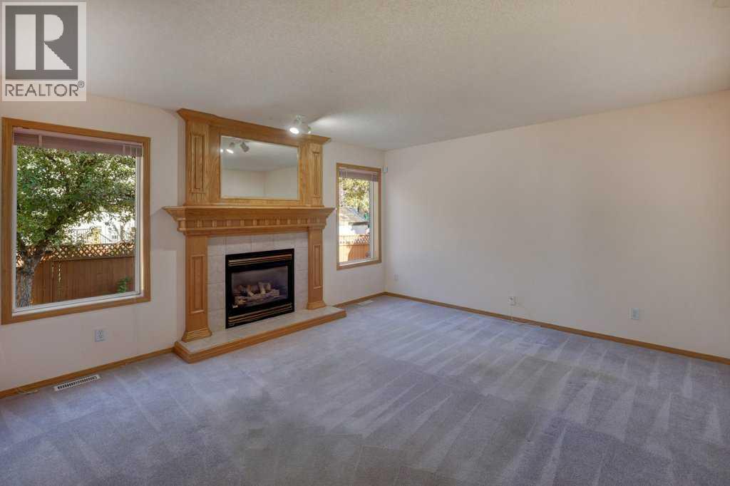 Single Family House for Sale in  Coral Springs Grove NE Coral Springs Calgary 