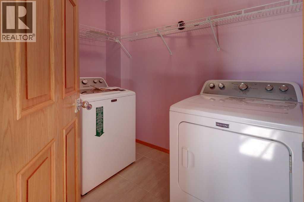 Single Family House for Sale in  Coral Springs Grove NE Coral Springs Calgary 