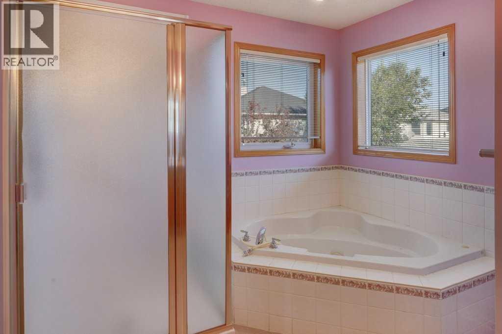 Single Family House for Sale in  Coral Springs Grove NE Coral Springs Calgary 