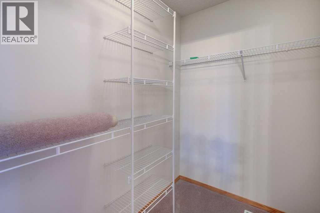 Single Family House for Sale in  Coral Springs Grove NE Coral Springs Calgary 