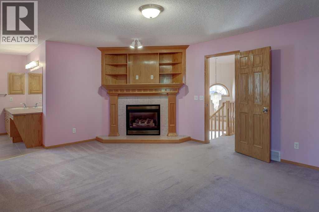 Single Family House for Sale in  Coral Springs Grove NE Coral Springs Calgary 