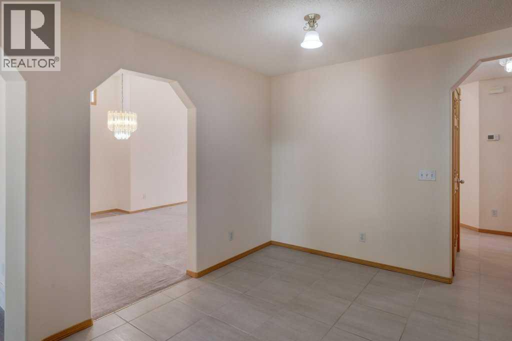 Single Family House for Sale in  Coral Springs Grove NE Coral Springs Calgary 