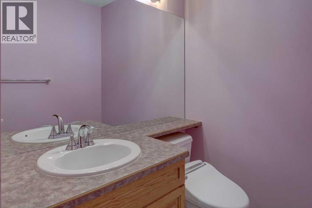 Single Family House for Sale in  Coral Springs Grove NE Coral Springs Calgary 