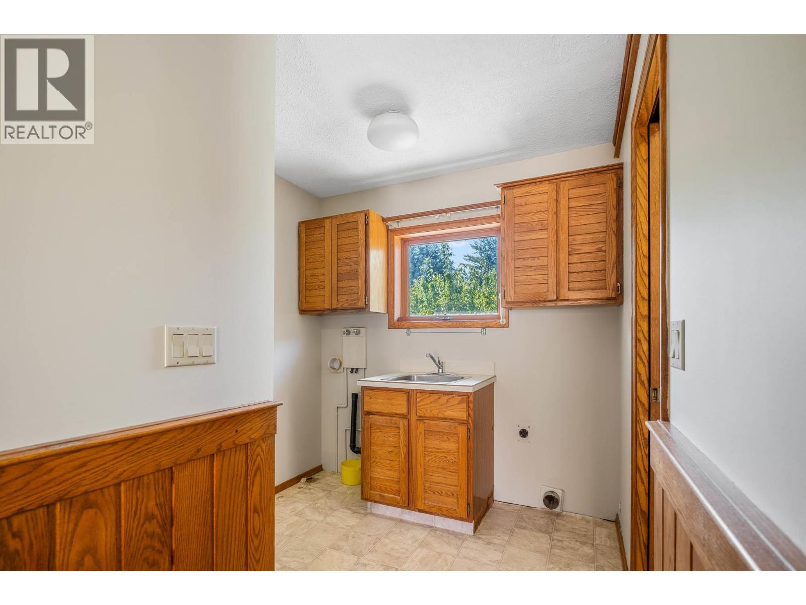  4977 Elliott Avenue, Peachland