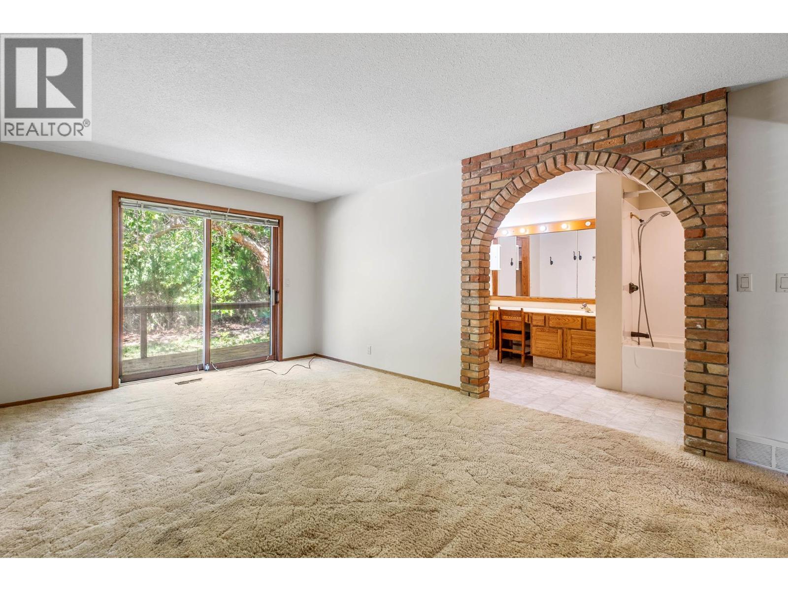  4977 Elliott Avenue, Peachland