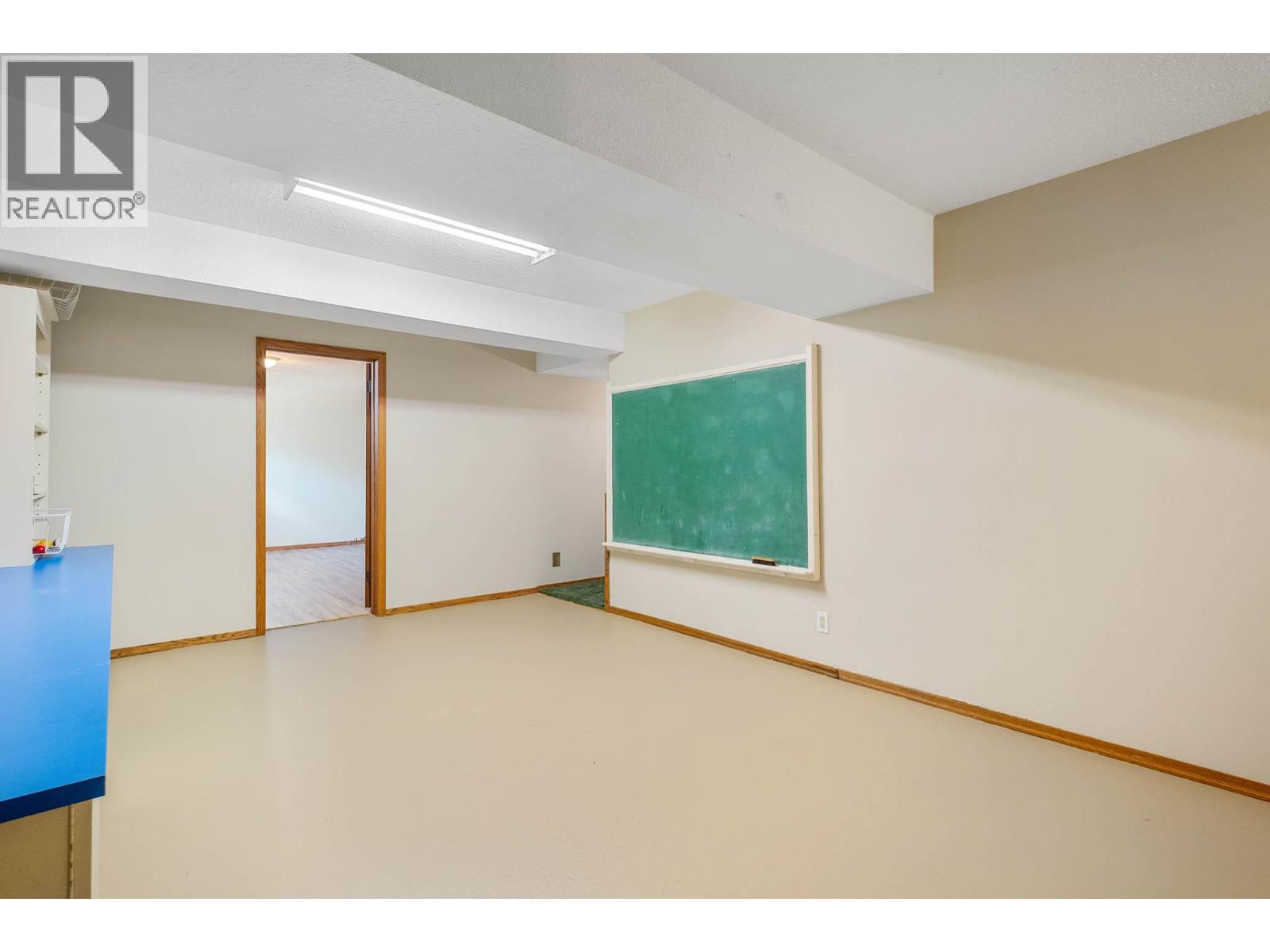 4977 Elliott Avenue, Peachland