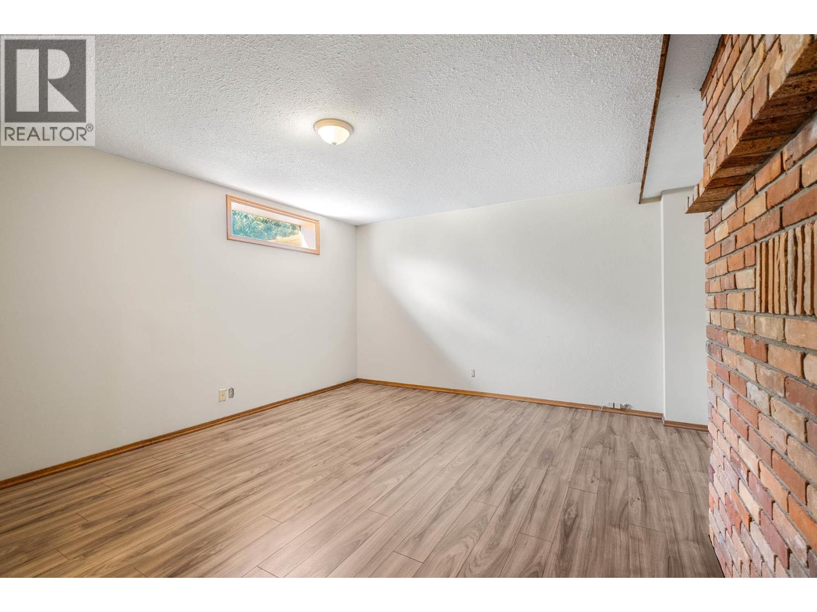  4977 Elliott Avenue, Peachland