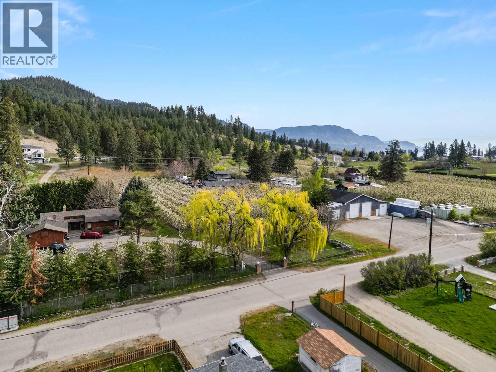  4977 Elliott Avenue, Peachland