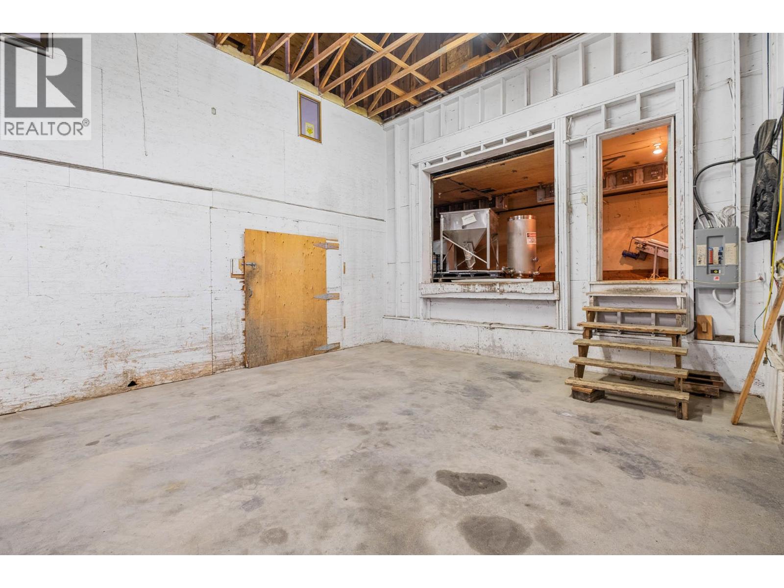  4977 Elliott Avenue, Peachland