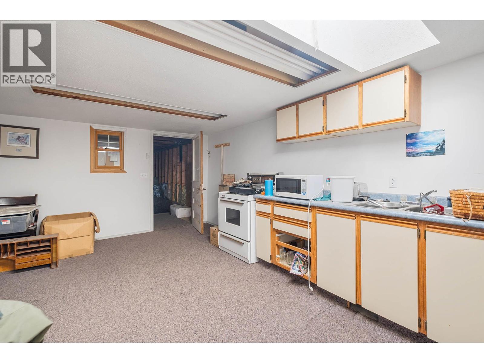  4977 Elliott Avenue, Peachland