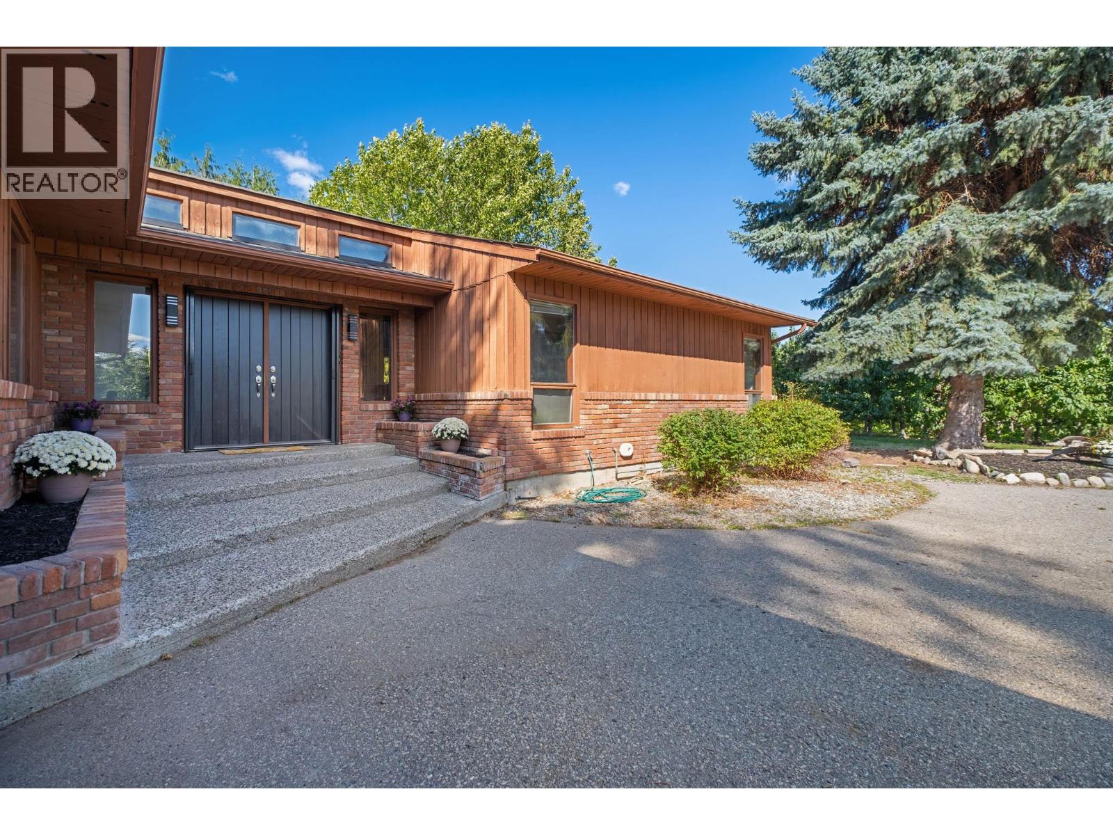 4977 Elliott Avenue, Peachland