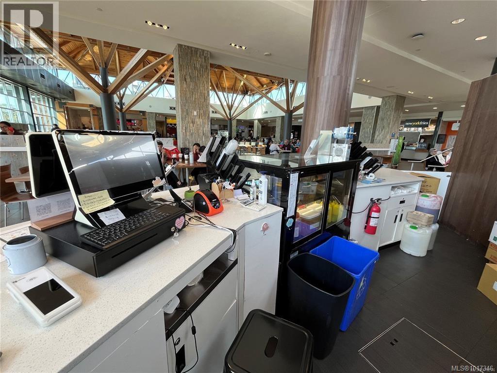 F25 1644 Hillside Ave, Victoria