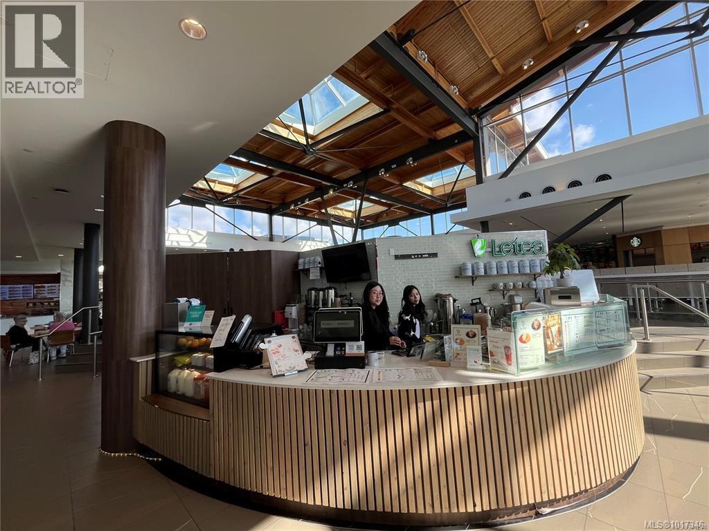 F25 1644 Hillside Ave, Victoria