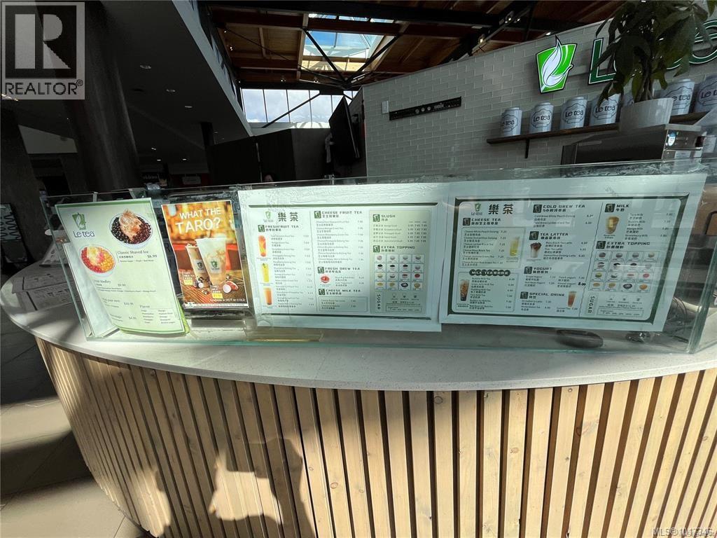 F25 1644 Hillside Ave, Victoria