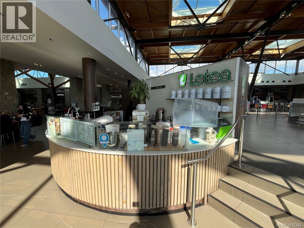 F25 1644 Hillside Ave, Victoria