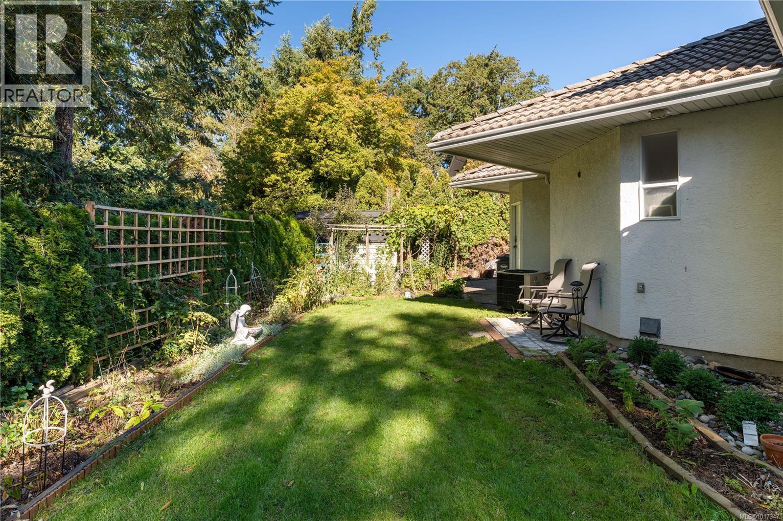  1395 Epsom Close, Saanich