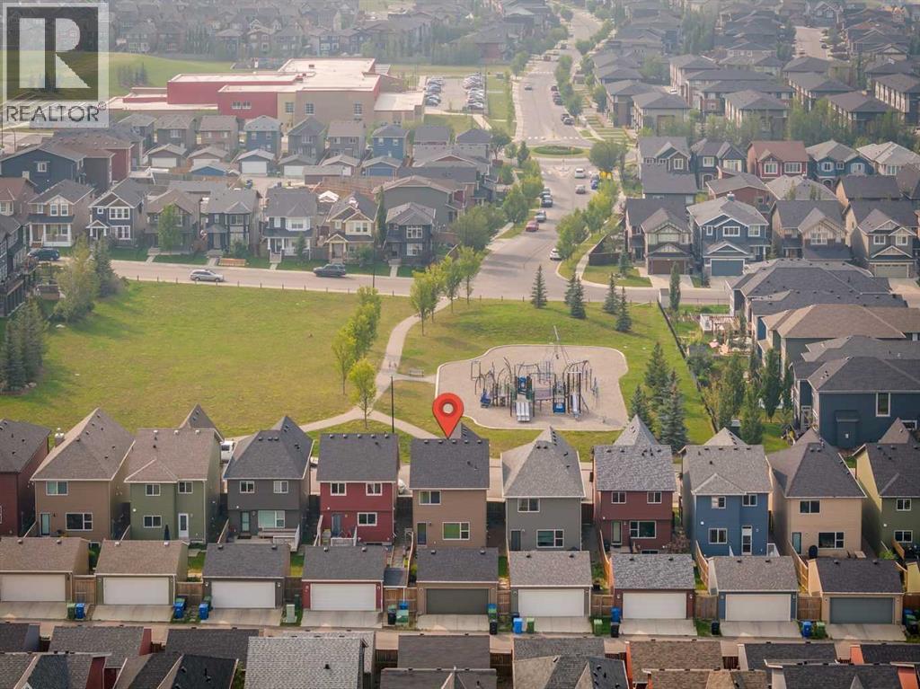 Single Family House for Sale in  Evansborough Common NW Evanston Calgary 