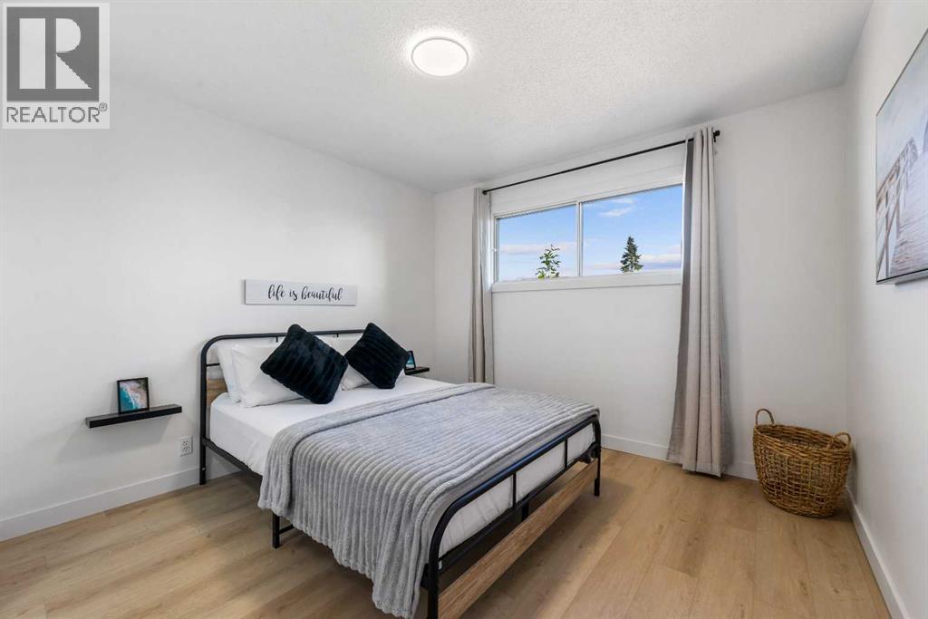 Single Family House Bungalow for Sale in  Berkley Drive NW Beddington Heights Calgary 
