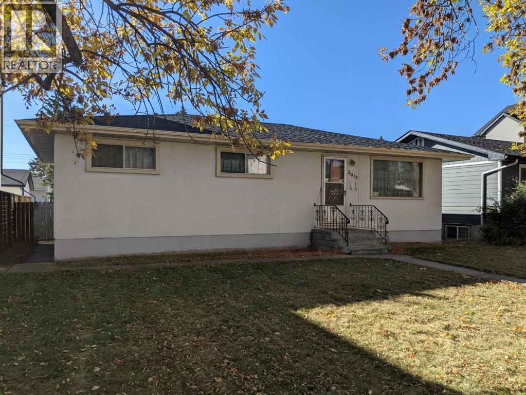 2019 52 Avenue SW, Calgary, Alberta