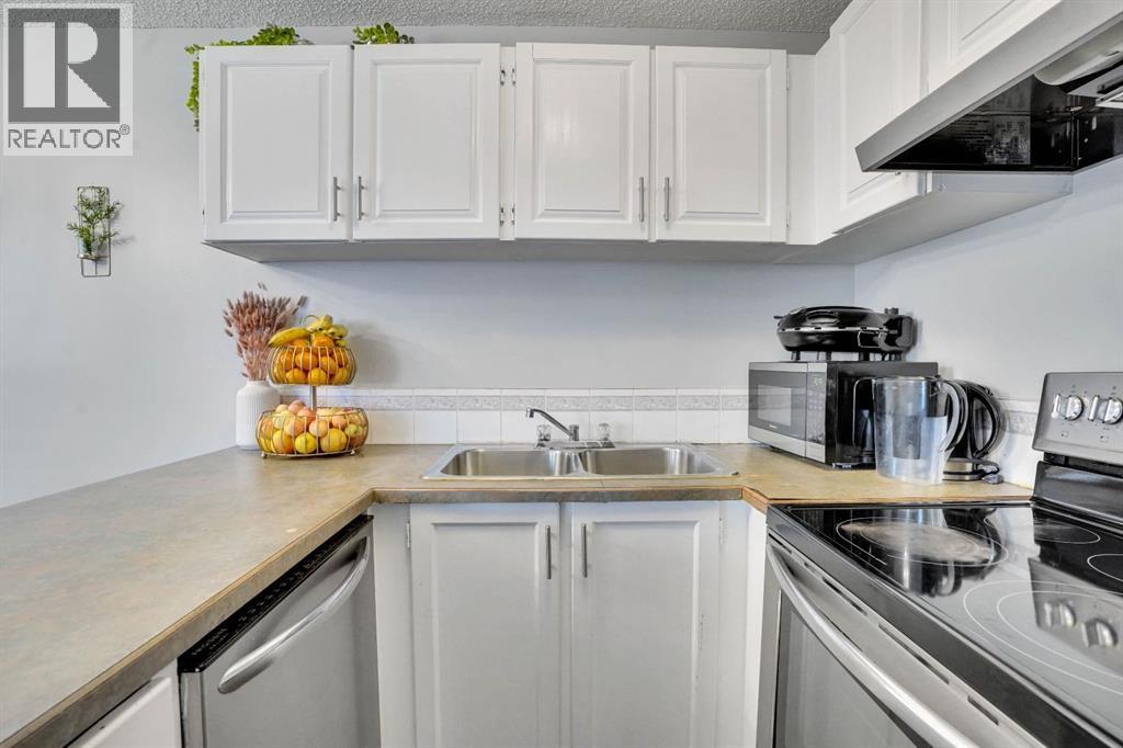 Single Family House for Sale in    Avenue NE Tuxedo Park Calgary 