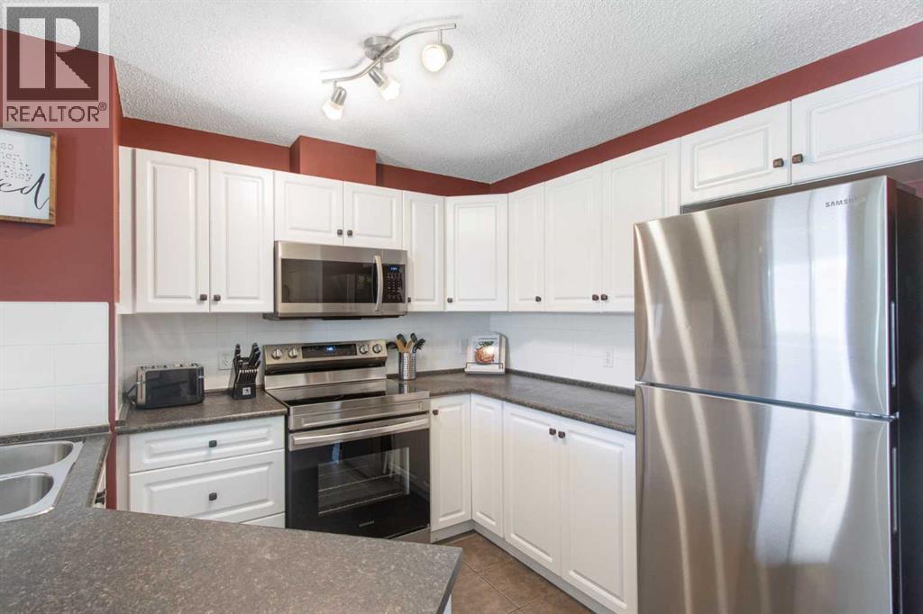 505 Railway Street West, Cochrane