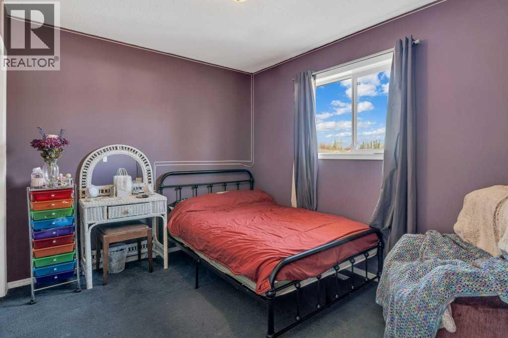 73 Lansbury Close, Lacombe