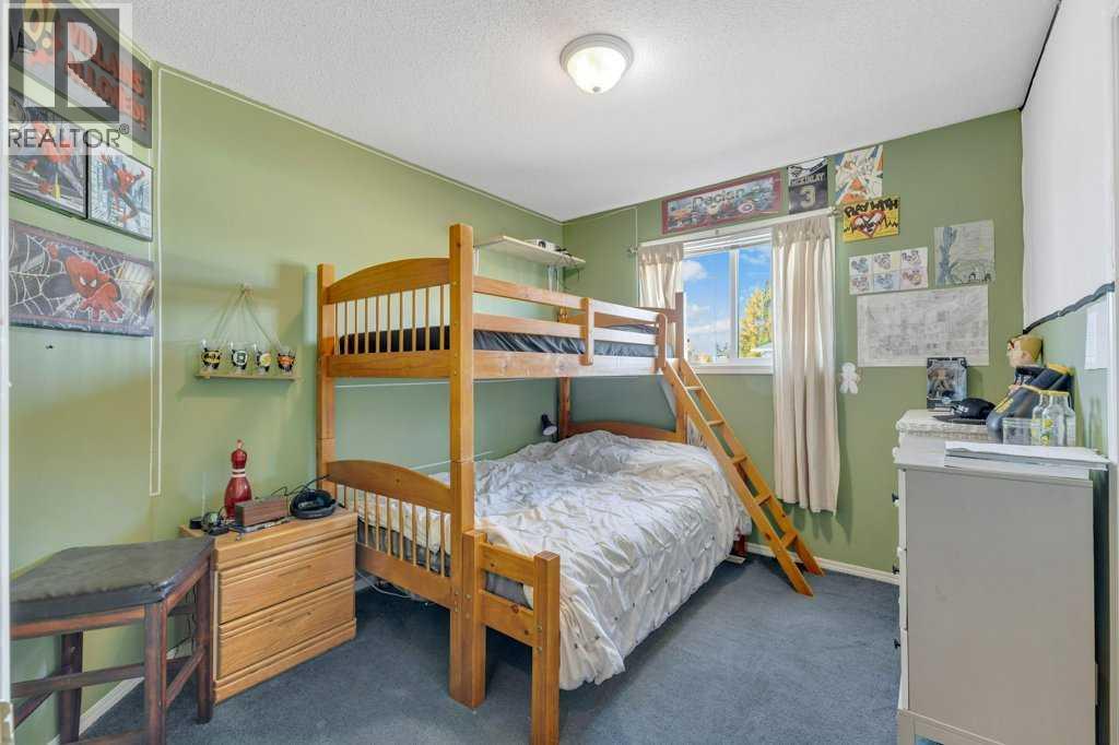 73 Lansbury Close, Lacombe
