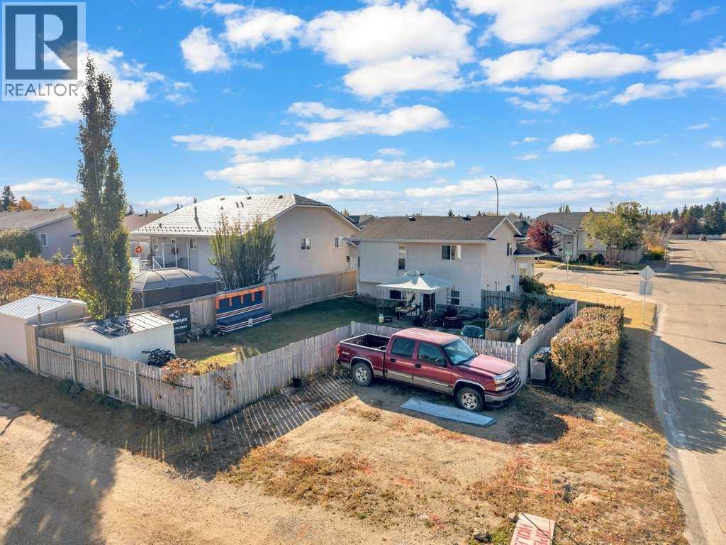 73 Lansbury Close, Lacombe