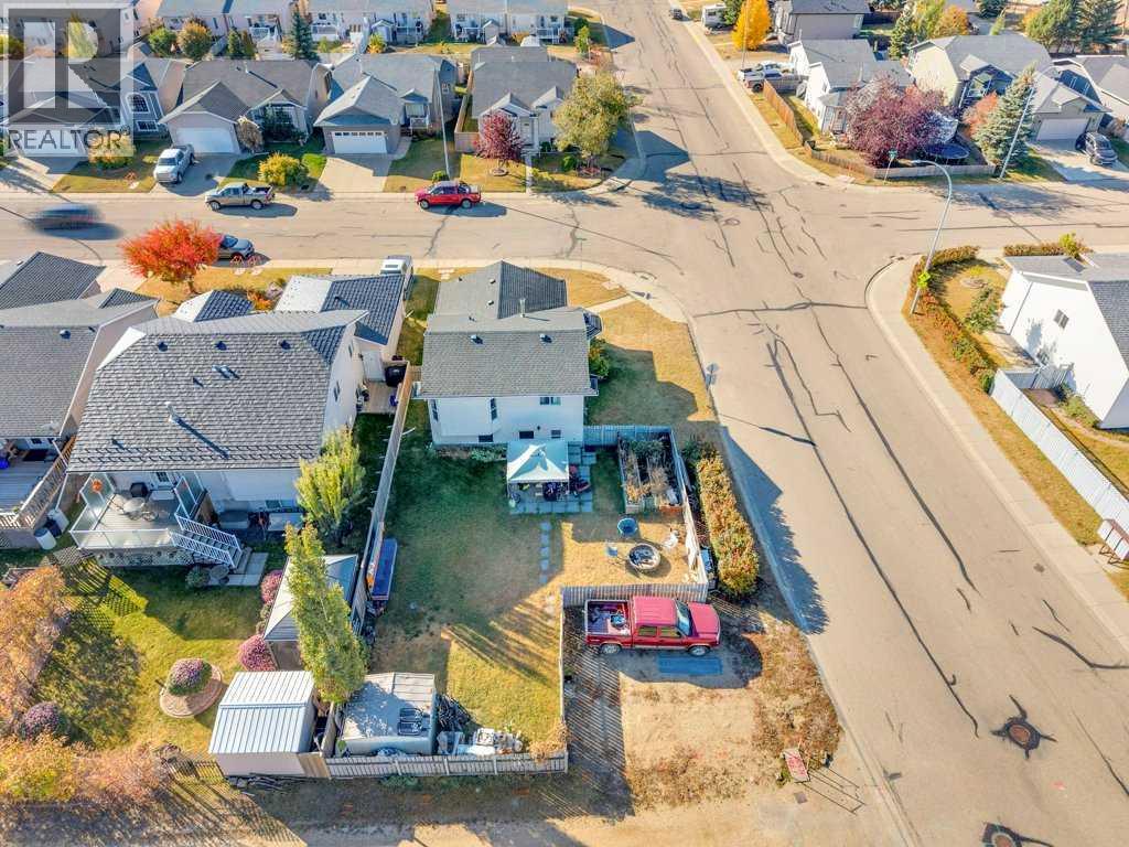 73 Lansbury Close, Lacombe