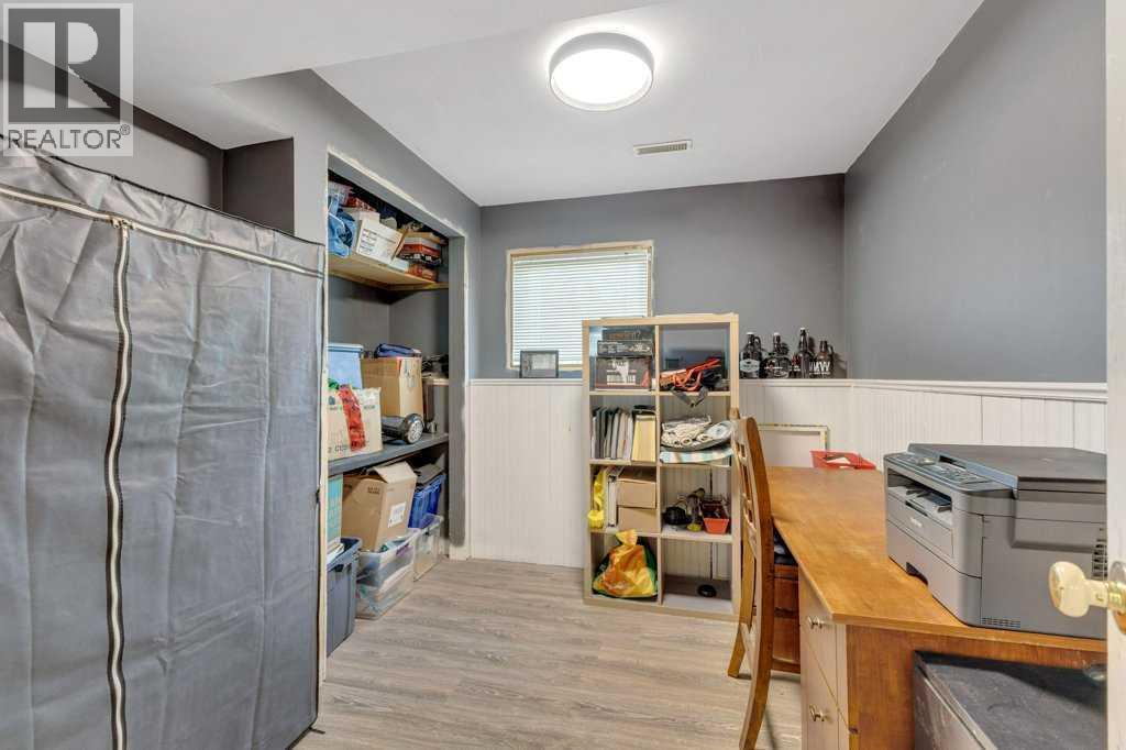 73 Lansbury Close, Lacombe