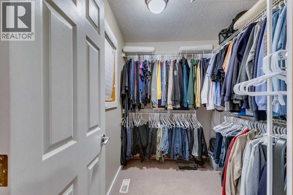 Single Family House for Sale in  Inglewood Cove SE Inglewood Calgary 