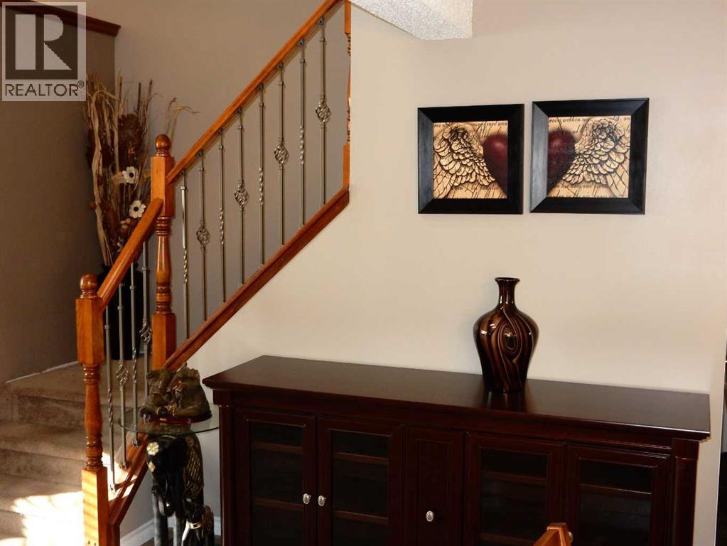 Single Family House for Sale in  Bedwood Rise NE Beddington Heights Calgary 
