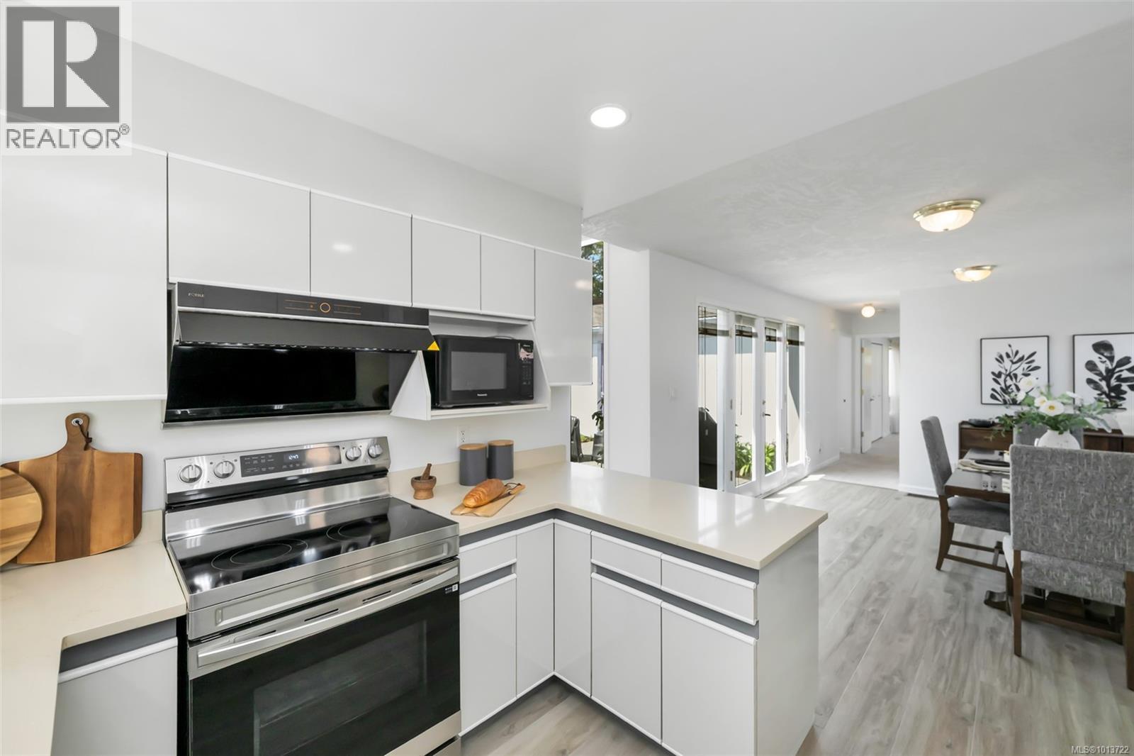  4216 Wakefield Place, Saanich
