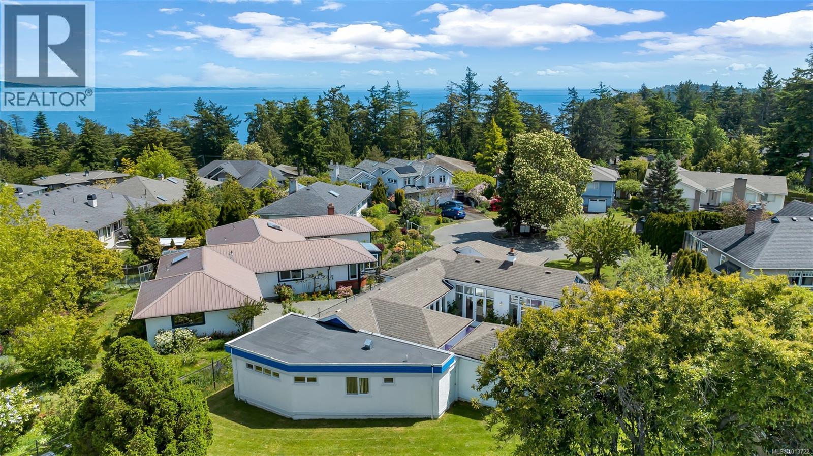  4216 Wakefield Place, Saanich