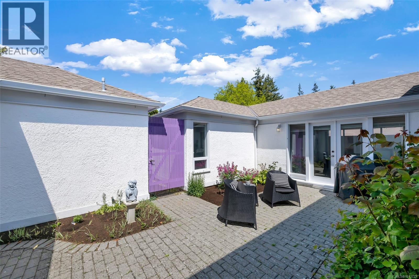 4216 Wakefield Place, Saanich
