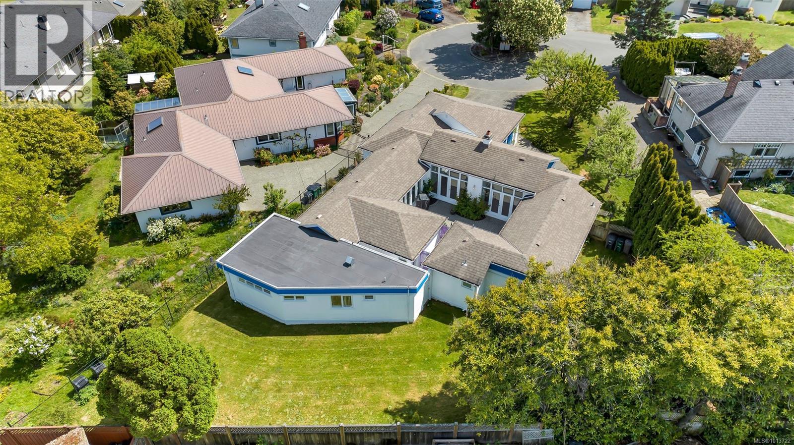  4216 Wakefield Place, Saanich