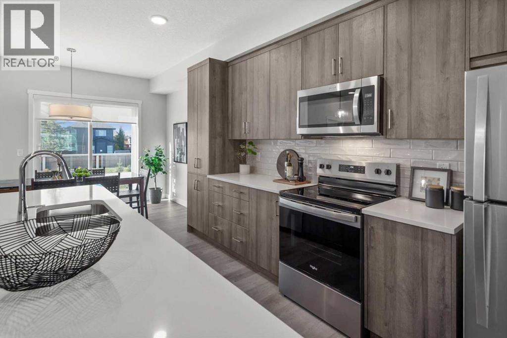 Single Family House for Sale in  Shawnee Square SW Shawnee Slopes Calgary 
