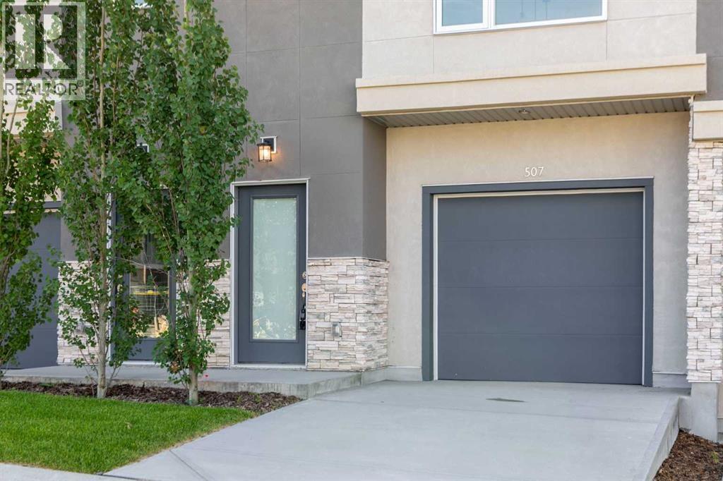 Single Family House for Sale in  Shawnee Square SW Shawnee Slopes Calgary 