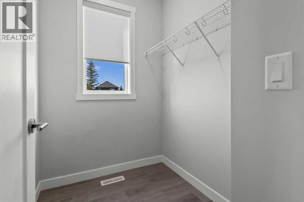 Single Family House for Sale in  Shawnee Square SW Shawnee Slopes Calgary 