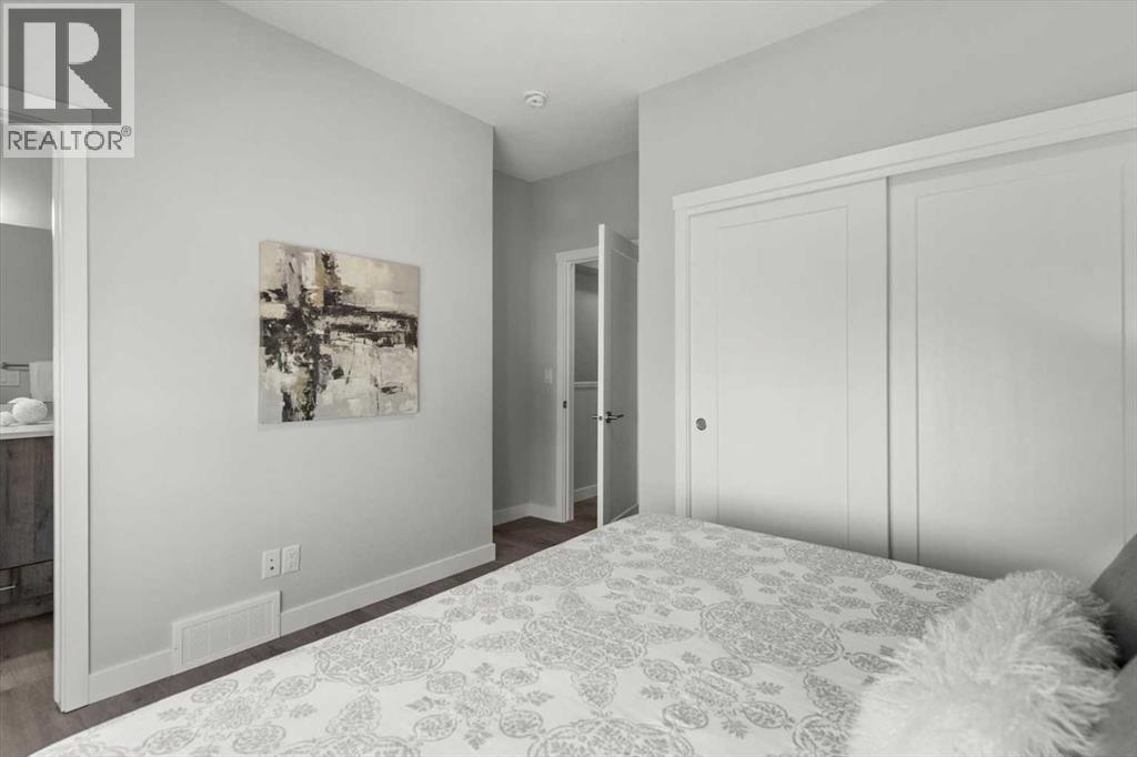 Single Family House for Sale in  Shawnee Square SW Shawnee Slopes Calgary 