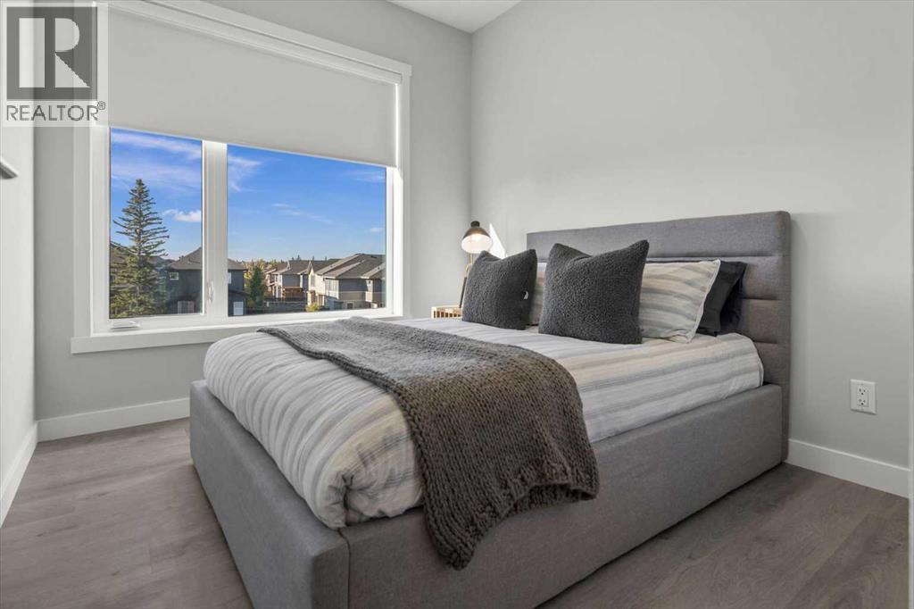 Single Family House for Sale in  Shawnee Square SW Shawnee Slopes Calgary 