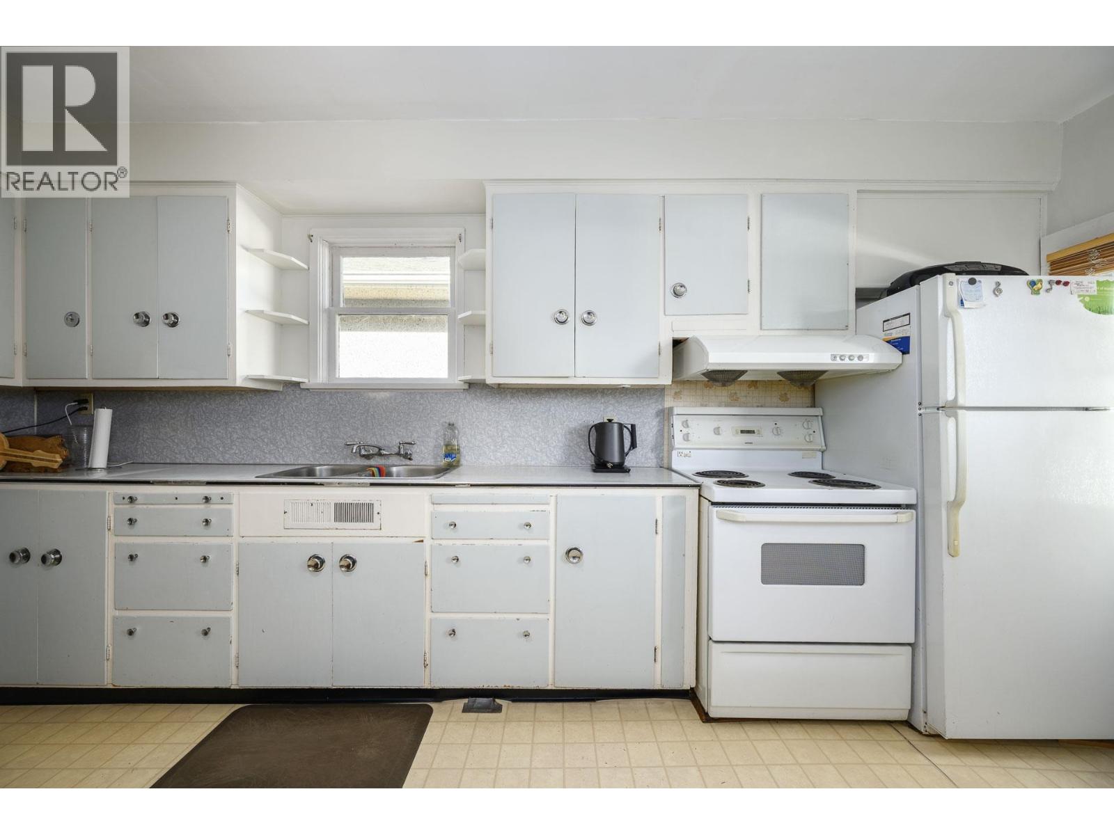 2633 VENABLES STREET, Vancouver